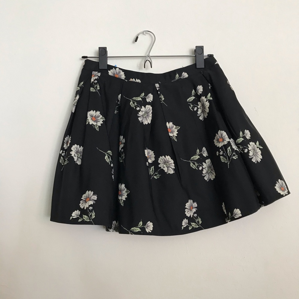 Floral mini skirt